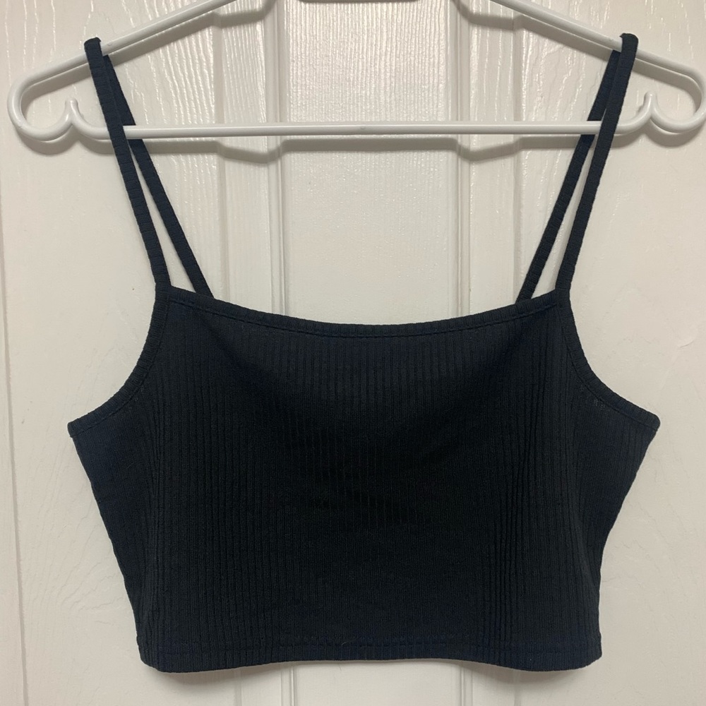 ✨3/$25 Small crop top✨ - Picture 4 of 4